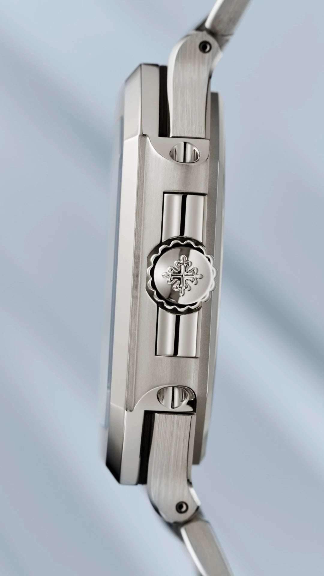 Patek Philippe Cubitus Date, Sweep Seconds 7128/1G-001