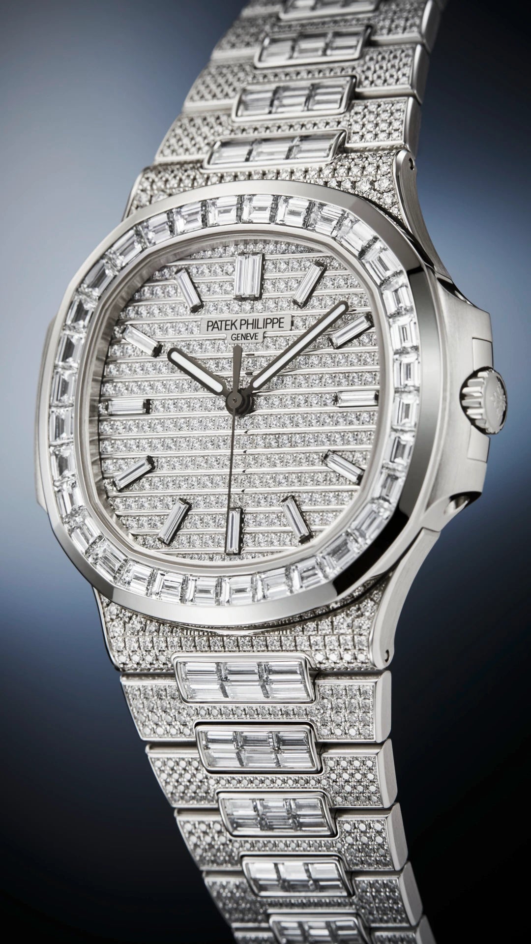 Patek Philippe Nautilus Sweep Seconds 5811/1460G-001 ( SOLD OUT )