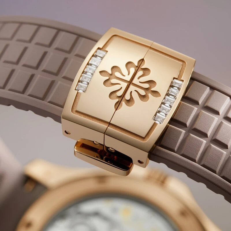 Patek Philippe Aquanaut Aquanaut Luce "Rainbow" Minute Repeater, Haute Joaillerie 5260/355R-001 ( SOLD OUT )